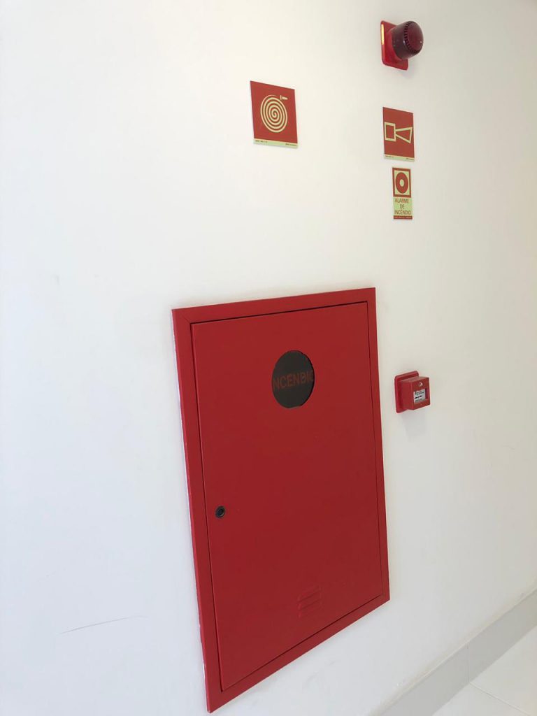 placas de sinalização de emergência